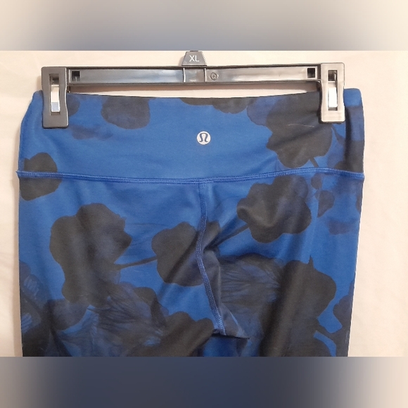 Lululemon Wunder Under Legging - Picture 5 of 6